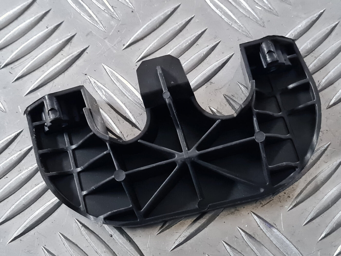 Salona plastmasa priekš VOLVO C30 2009 5 Salona plastmasa priekš VOLVO C30 2009