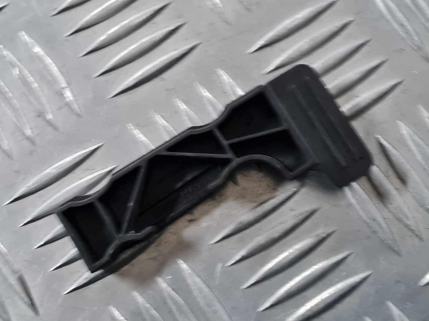 Salona plastmasa priekš VOLVO C30 2009 4 Salona plastmasa priekš VOLVO C30 2009