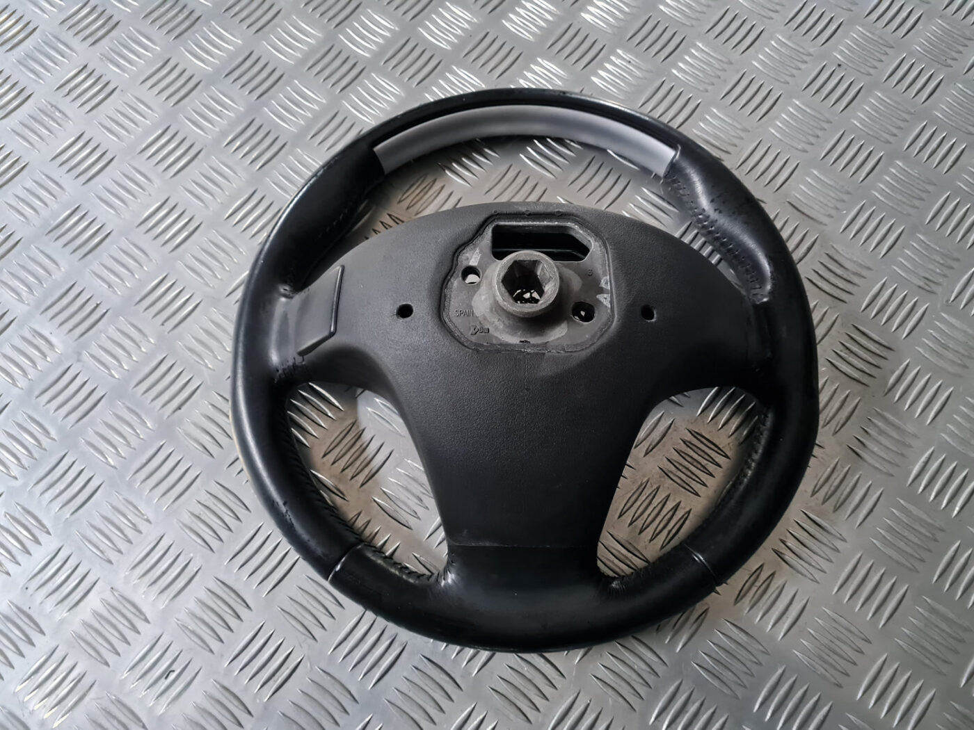 Stūre priekš VOLVO C30 2009 6 Stūre priekš VOLVO C30 2009