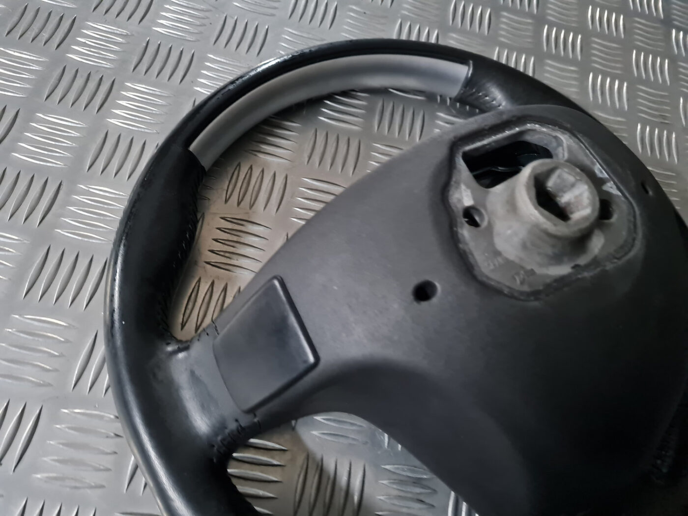 Stūre priekš VOLVO C30 2009 5 Stūre priekš VOLVO C30 2009