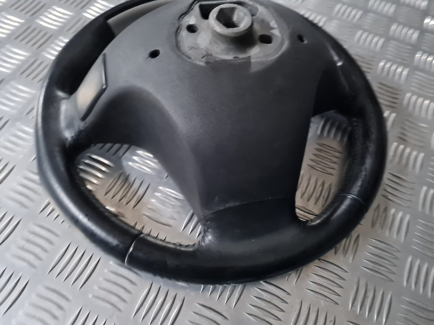 Stūre priekš VOLVO C30 2009 4 Stūre priekš VOLVO C30 2009