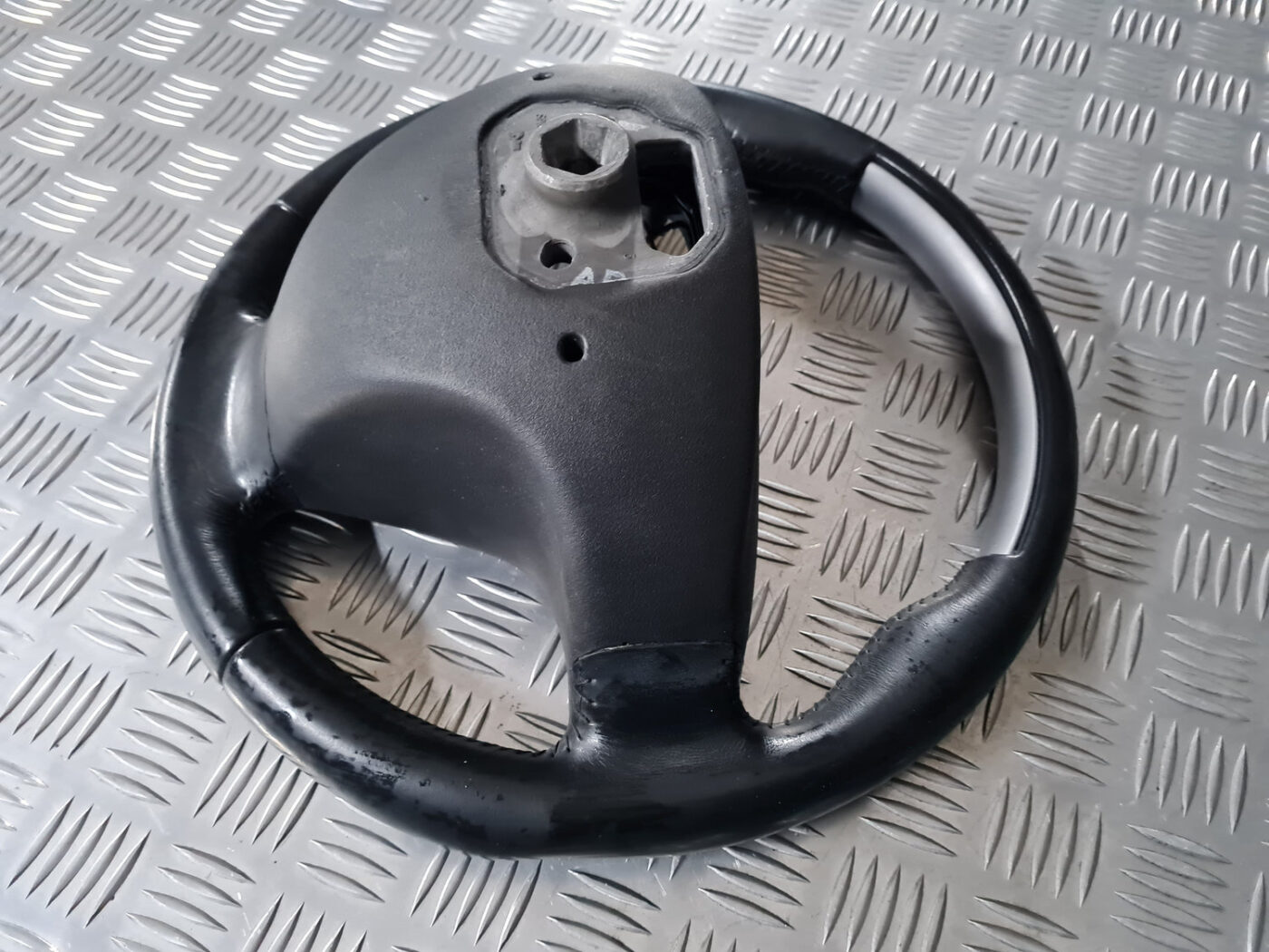 Stūre priekš VOLVO C30 2009 3 Stūre priekš VOLVO C30 2009