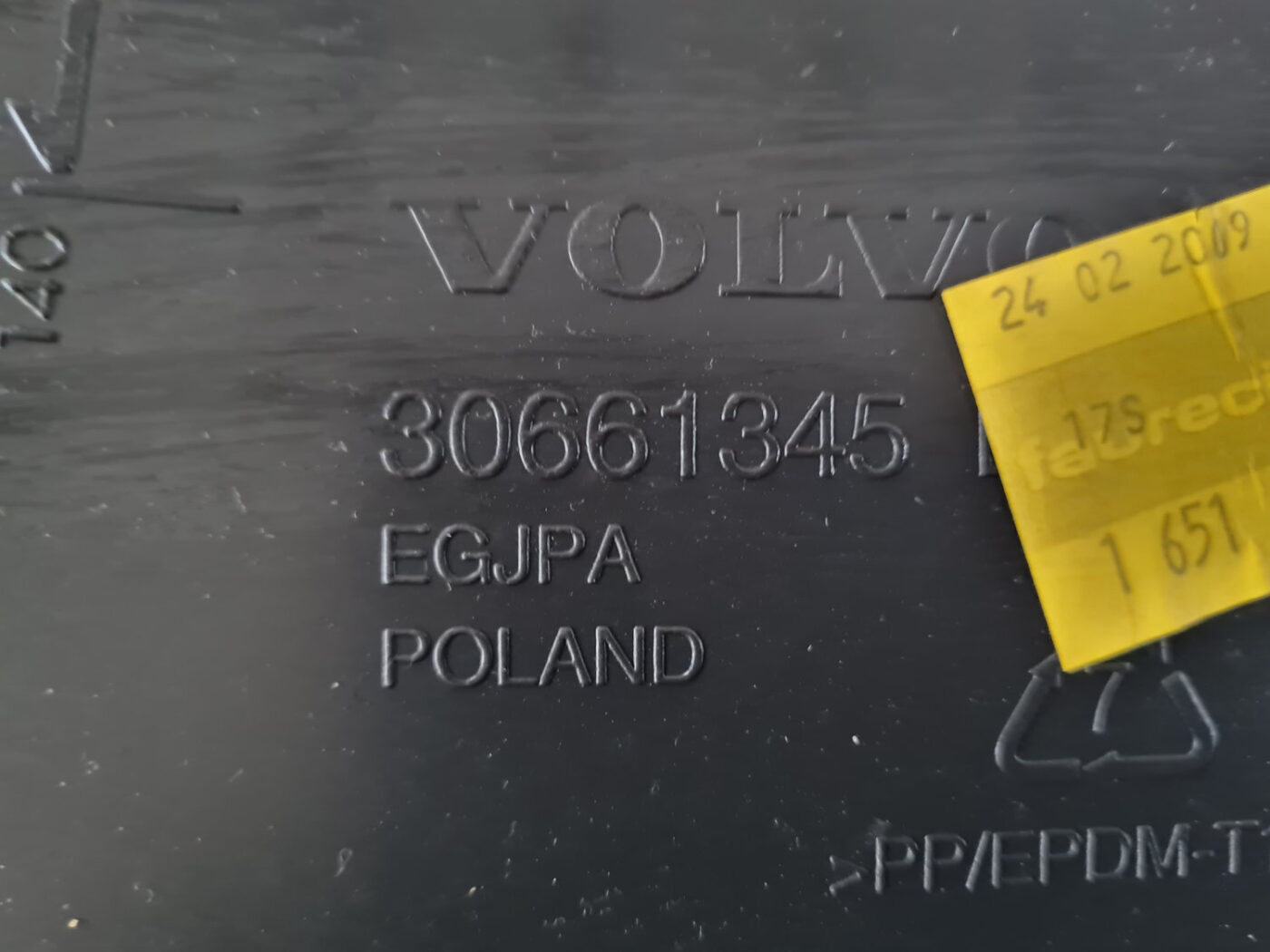 Priekšējo kreiso durvju apdare priekš VOLVO C30 2009