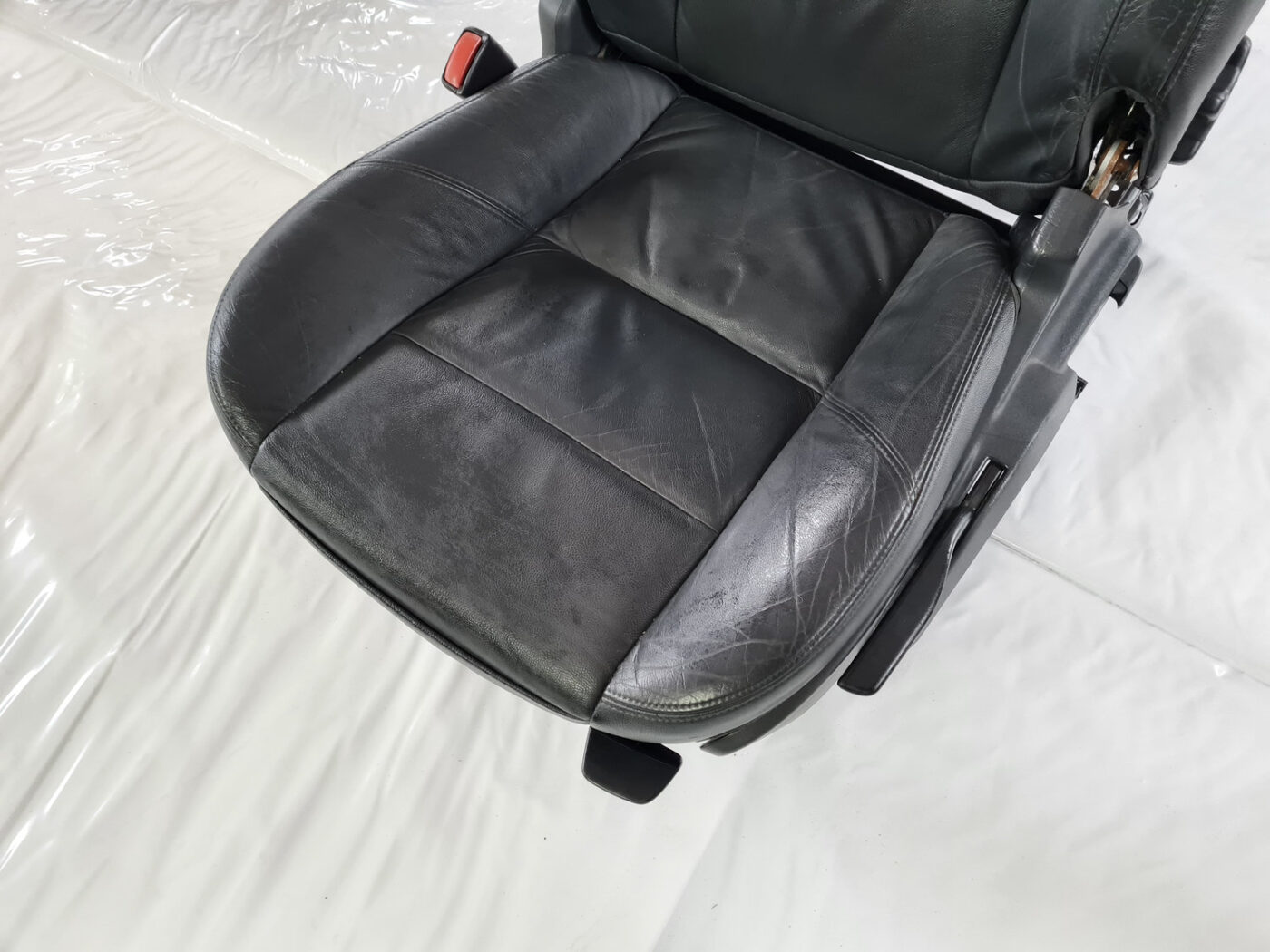 Priekšējais kreisais sēdeklis priekš VOLVO C30 2009 2 Priekšējais kreisais sēdeklis priekš VOLVO C30 2009