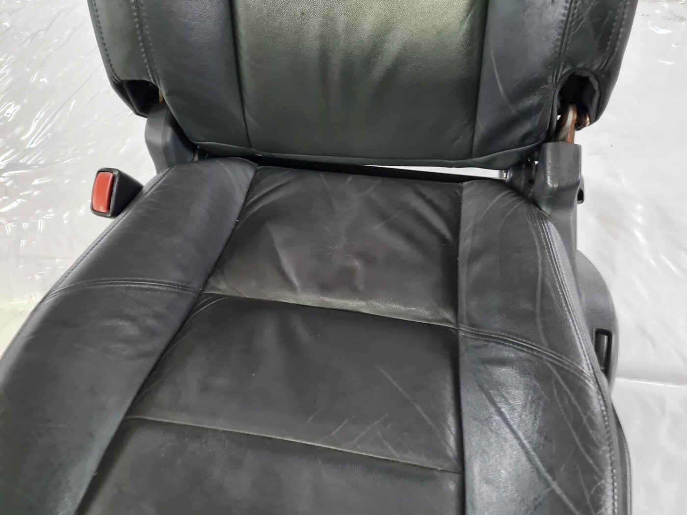 Priekšējais kreisais sēdeklis priekš VOLVO C30 2009 8 Priekšējais kreisais sēdeklis priekš VOLVO C30 2009