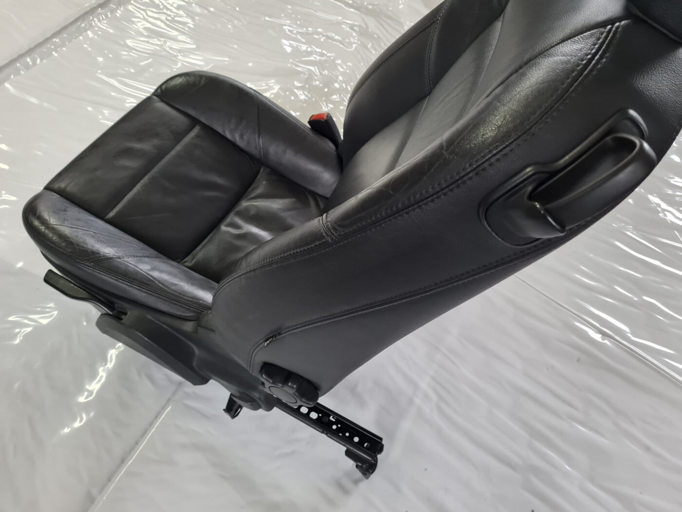 Priekšējais kreisais sēdeklis priekš VOLVO C30 2009 7 Priekšējais kreisais sēdeklis priekš VOLVO C30 2009