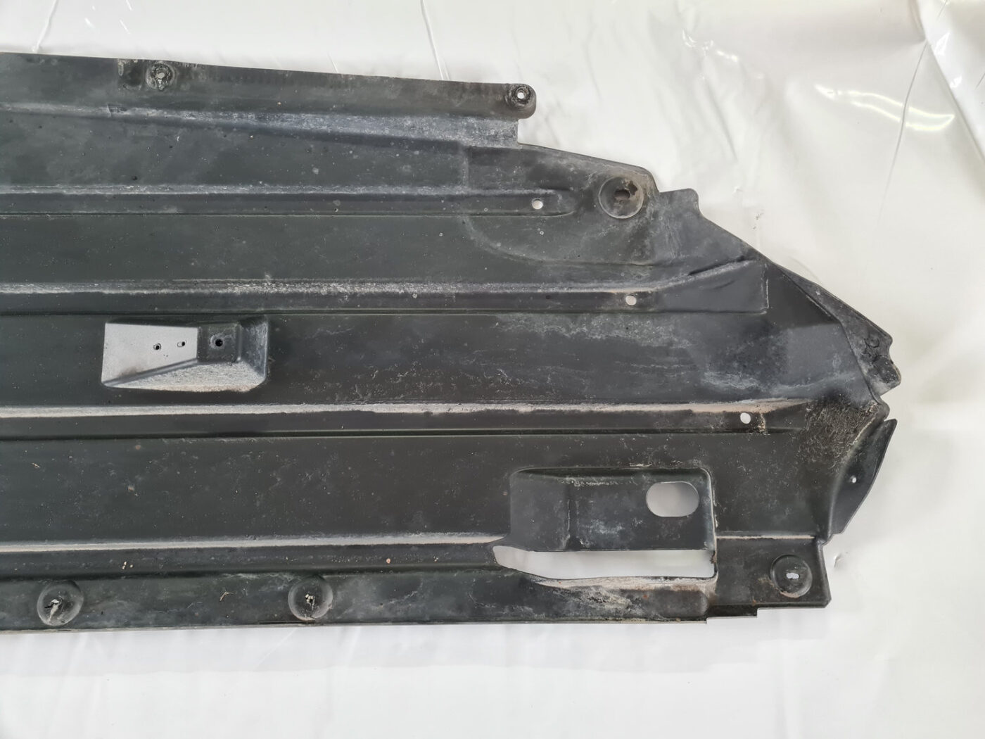 Virsbūves apakšējais aizsargs priekš VOLVO C30 2009