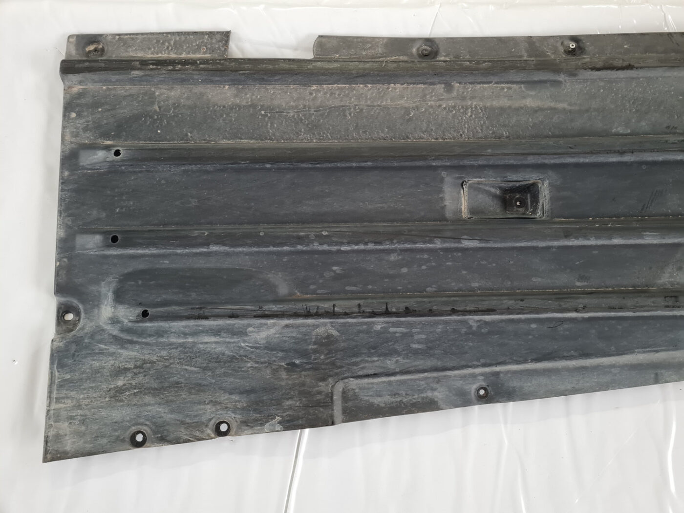 Virsbūves apakšējais aizsargs priekš VOLVO C30 2009