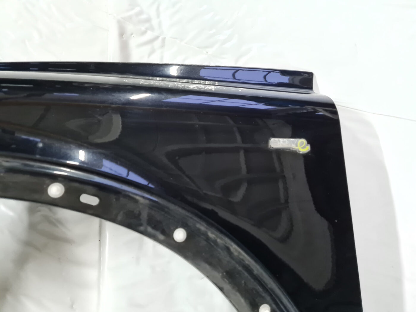 Priekšējais kreisais spārns priekš VOLVO C30 2009 19 Priekšējais kreisais spārns priekš VOLVO C30 2009