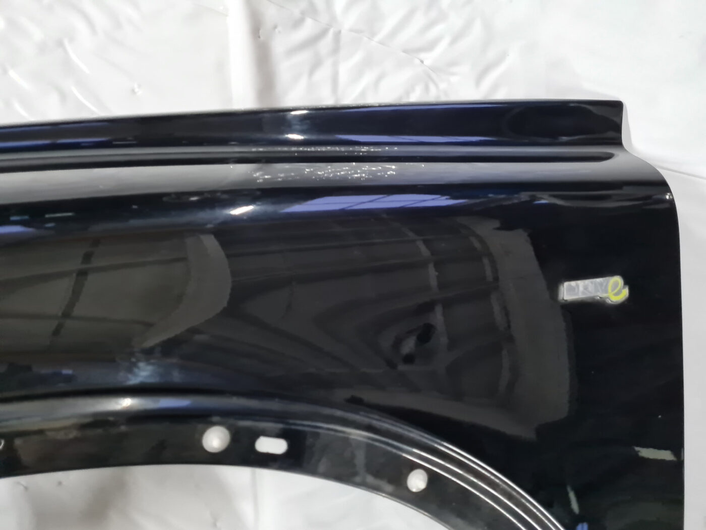 Priekšējais kreisais spārns priekš VOLVO C30 2009 18 Priekšējais kreisais spārns priekš VOLVO C30 2009