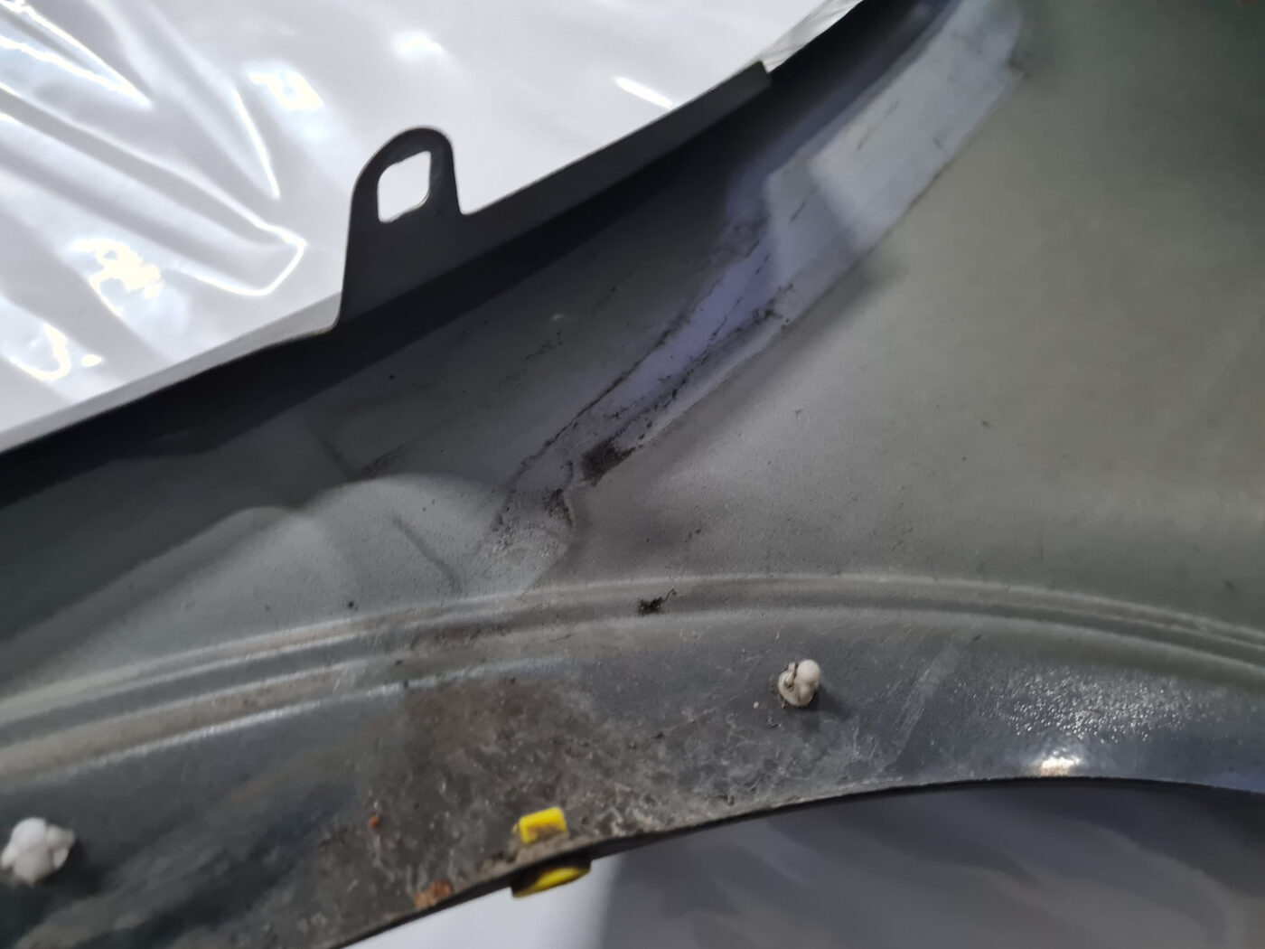 Priekšējais kreisais spārns priekš VOLVO C30 2009 7 Priekšējais kreisais spārns priekš VOLVO C30 2009