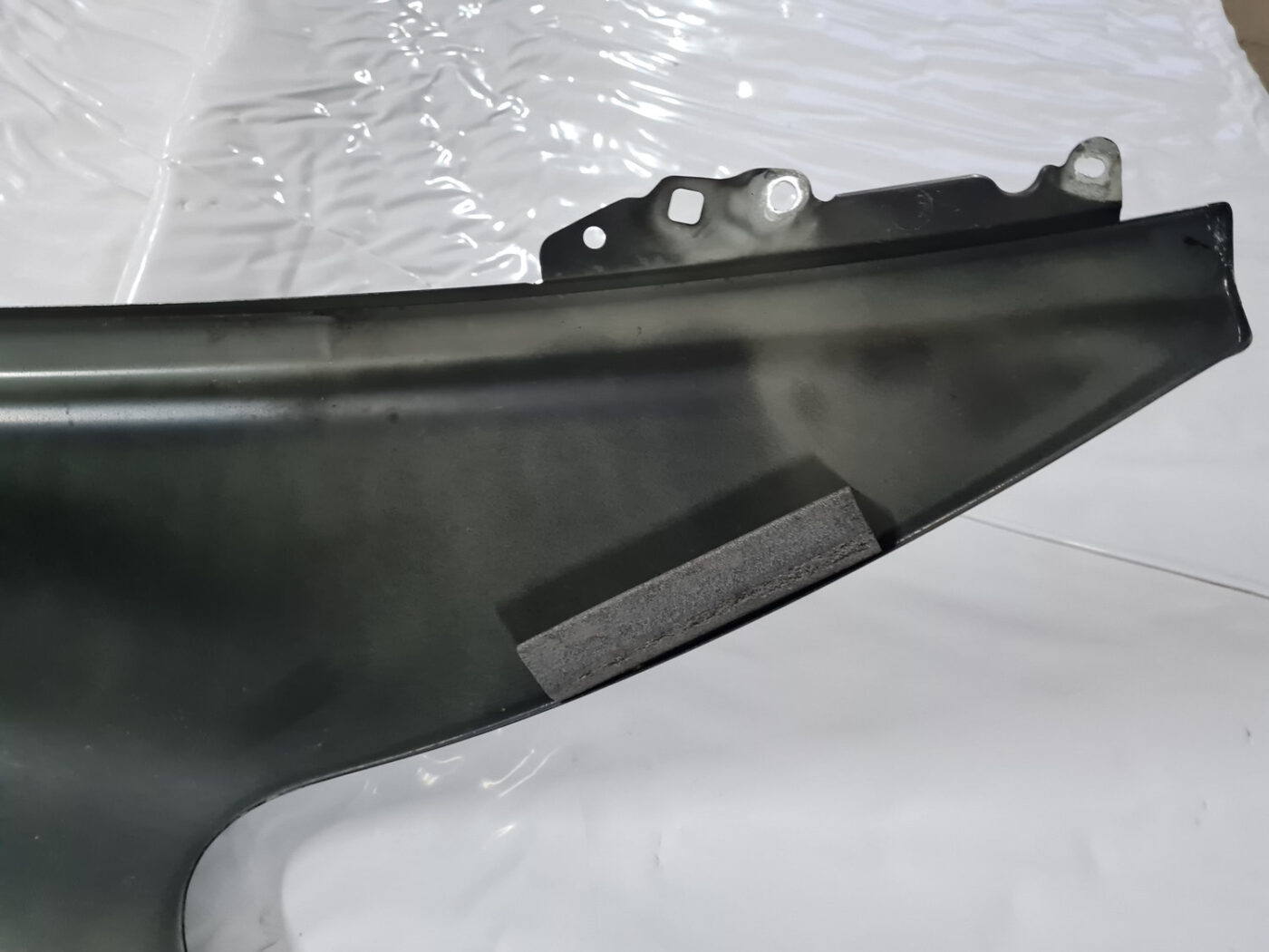 Priekšējais kreisais spārns priekš VOLVO C30 2009 3 Priekšējais kreisais spārns priekš VOLVO C30 2009