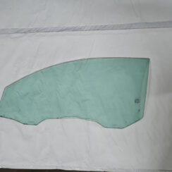 Priekšējo kreiso durvju stikls priekš VOLVO C30 2009