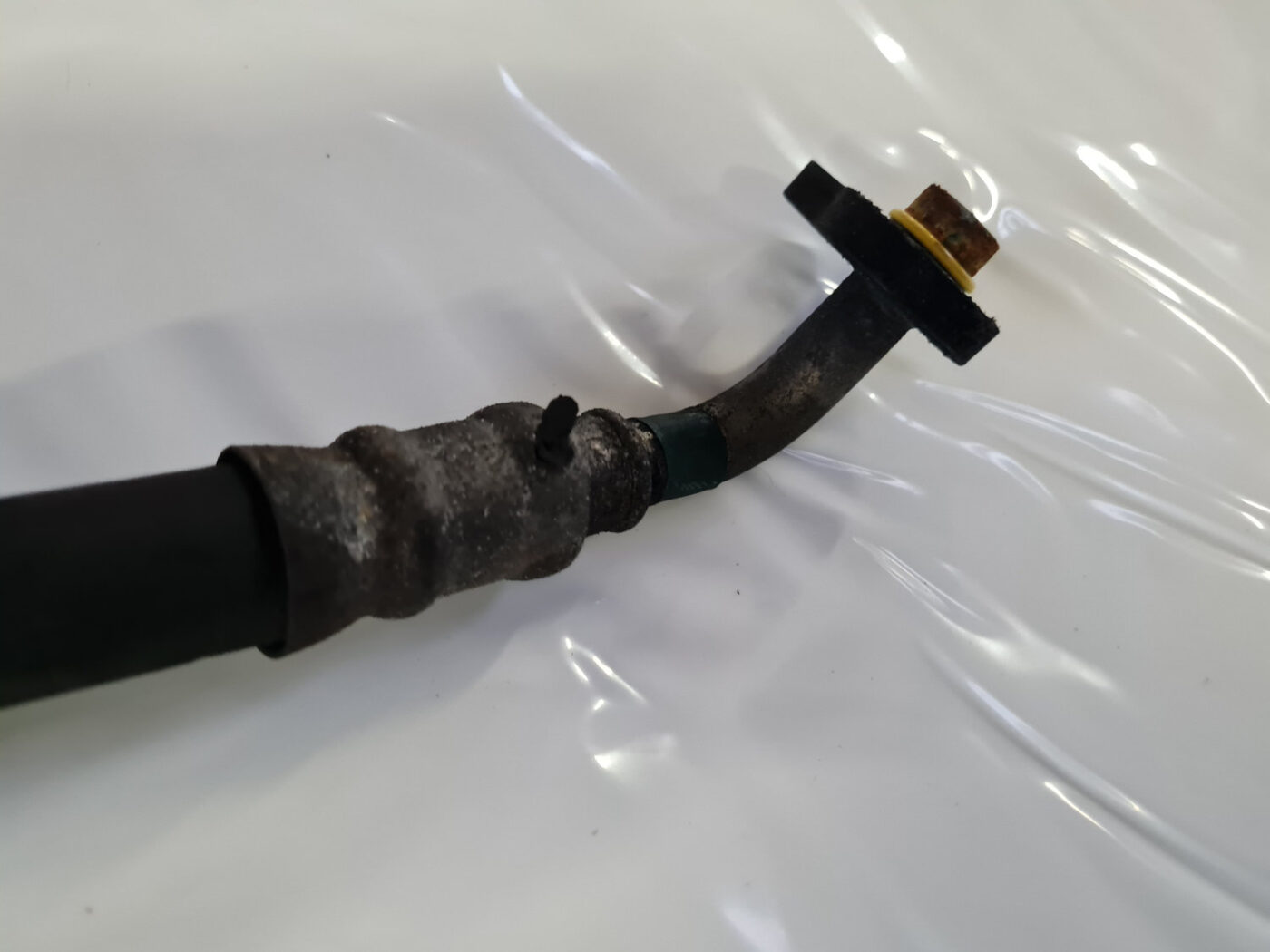 Gaisa kondicioniera caurule priekš VOLVO C30 2009 2 Gaisa kondicioniera caurule priekš VOLVO C30 2009