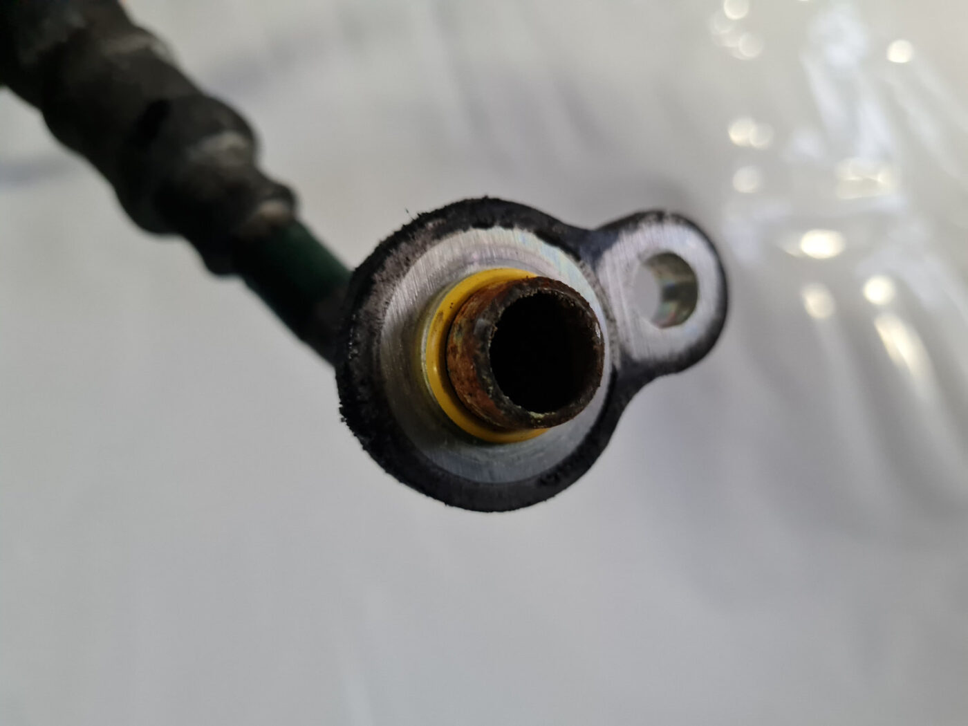 Gaisa kondicioniera caurule priekš VOLVO C30 2009 6 Gaisa kondicioniera caurule priekš VOLVO C30 2009