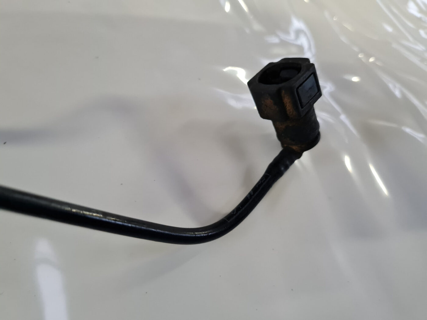 Degvielas caurule priekš VOLVO C30 2009 2 Degvielas caurule priekš VOLVO C30 2009