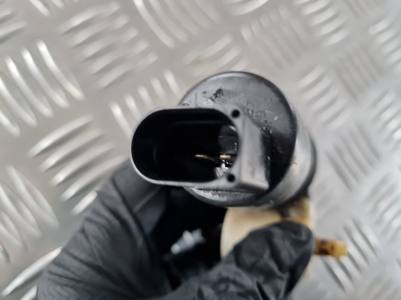 Mazgātāja šķidruma sūknis priekš VW GOLF 6 2011 3 Mazgātāja šķidruma sūknis priekš VW GOLF 6 2011