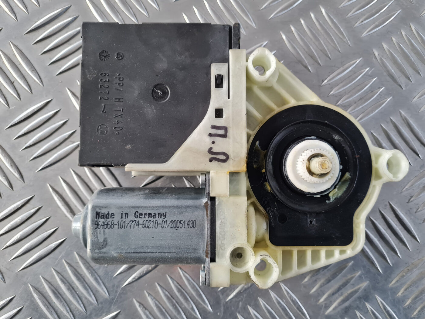 Elektrisko stiklu motors priekš VW GOLF 6 2011