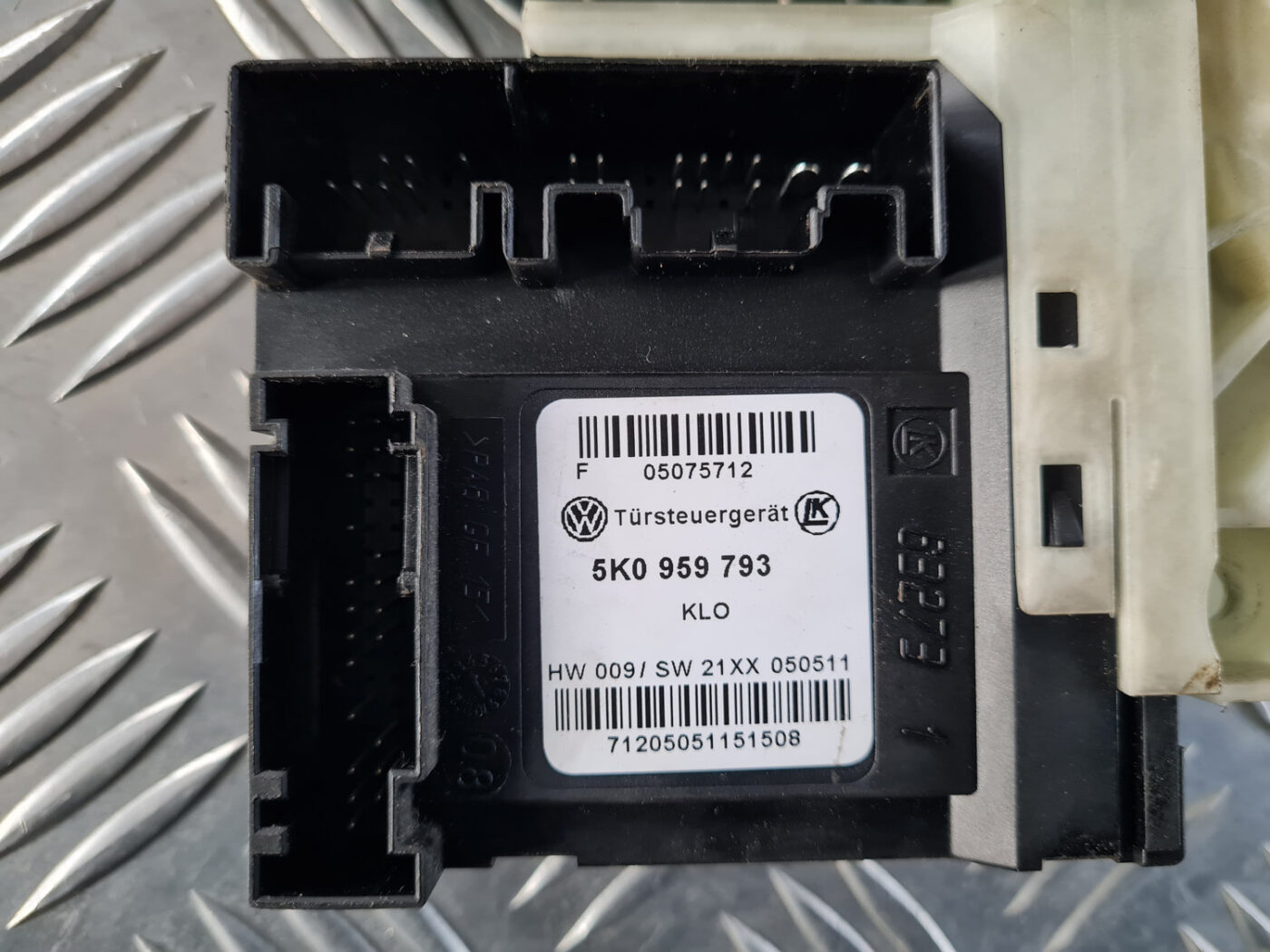 Elektrisko stiklu motors priekš VW GOLF 6 2011