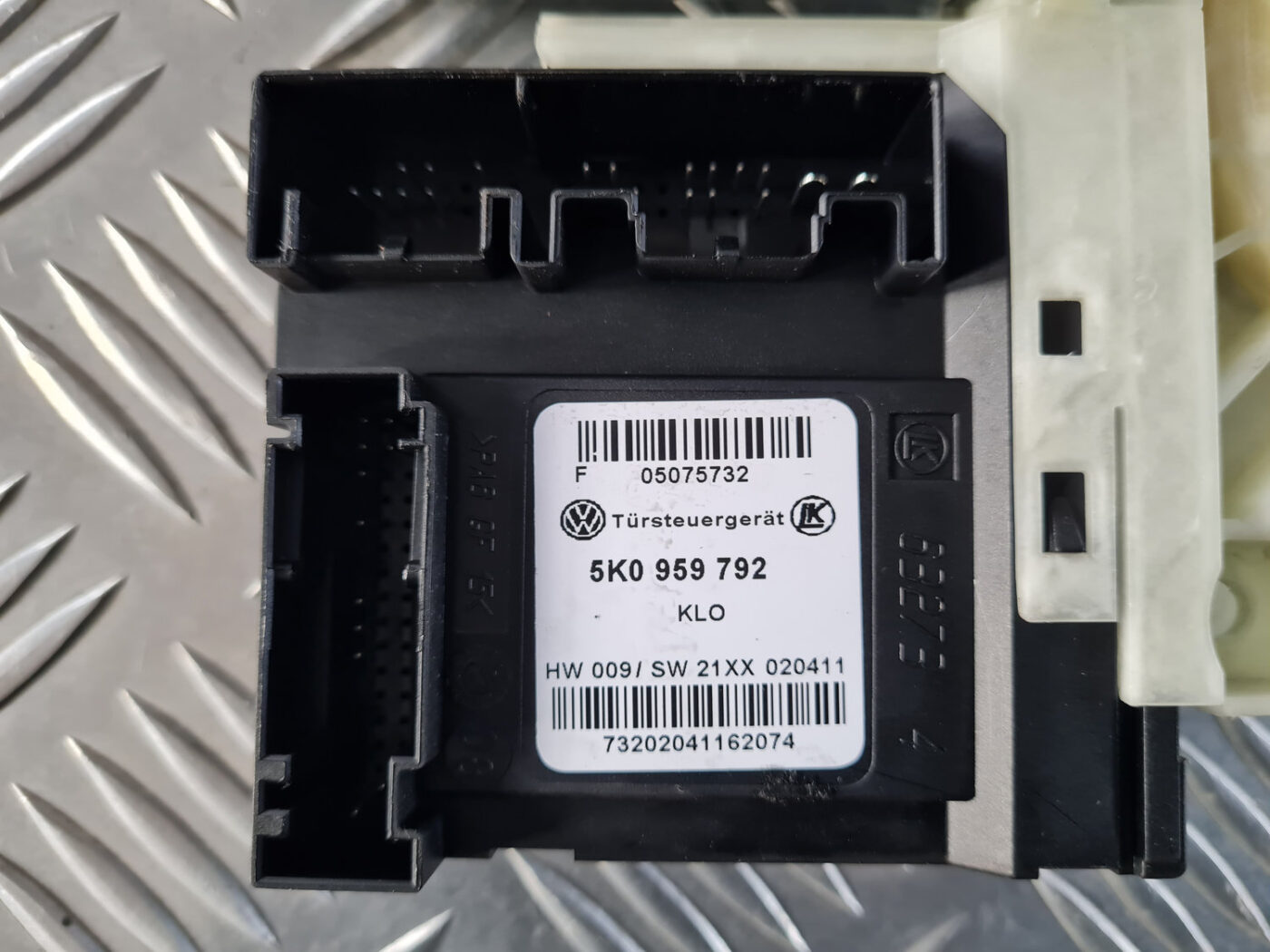 Elektrisko stiklu motors priekš VW GOLF 6 2011 4 Elektrisko stiklu motors priekš VW GOLF 6 2011