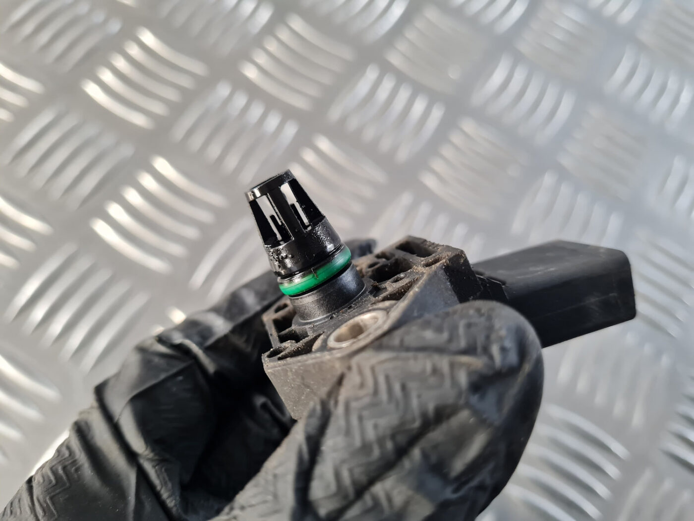 Gaisa spiediena devējs priekš VW GOLF 6 2011 2 Gaisa spiediena devējs priekš VW GOLF 6 2011