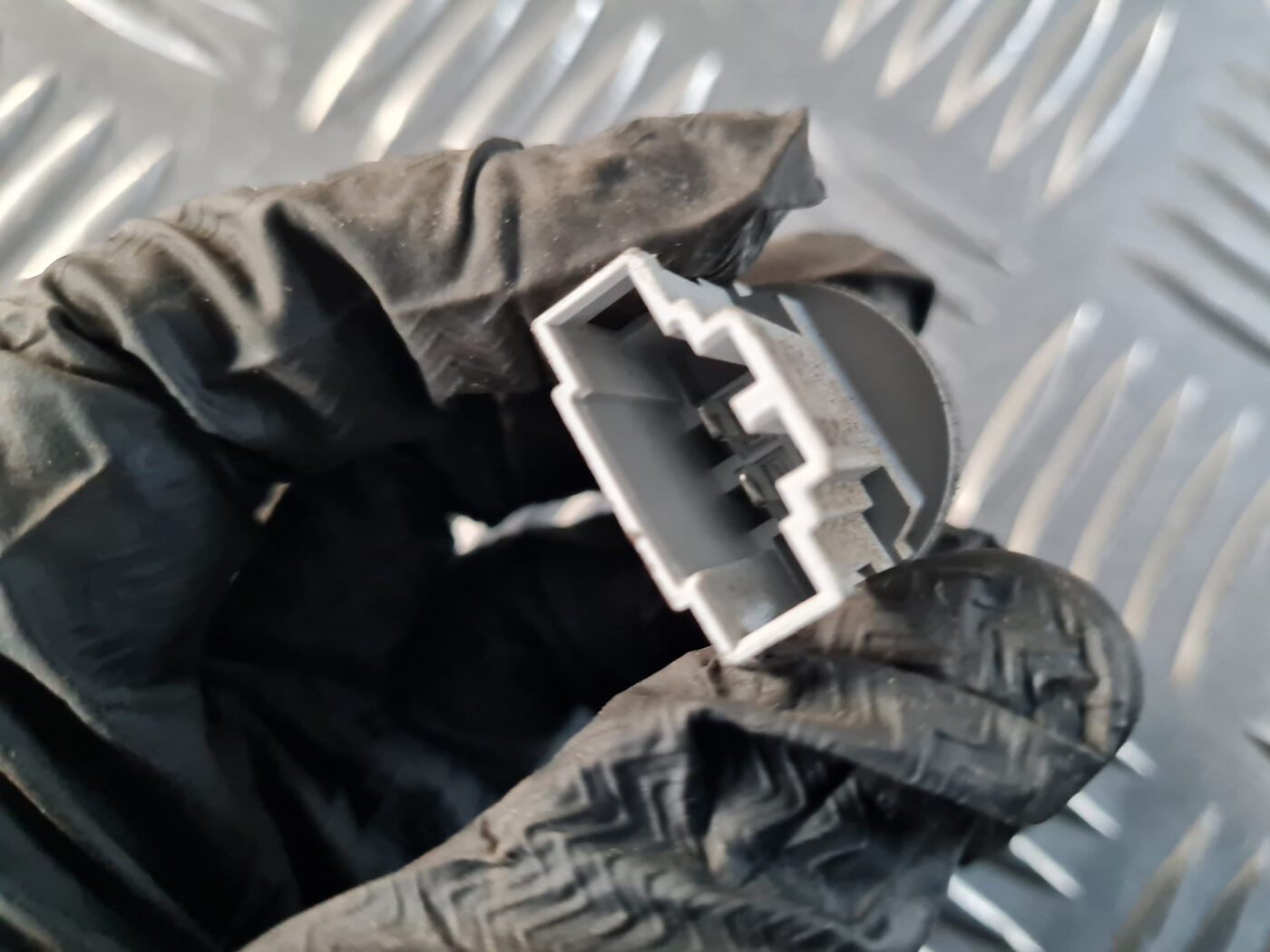 Temperatūras devejs priekš VW GOLF 6 2011 3 Temperatūras devejs priekš VW GOLF 6 2011