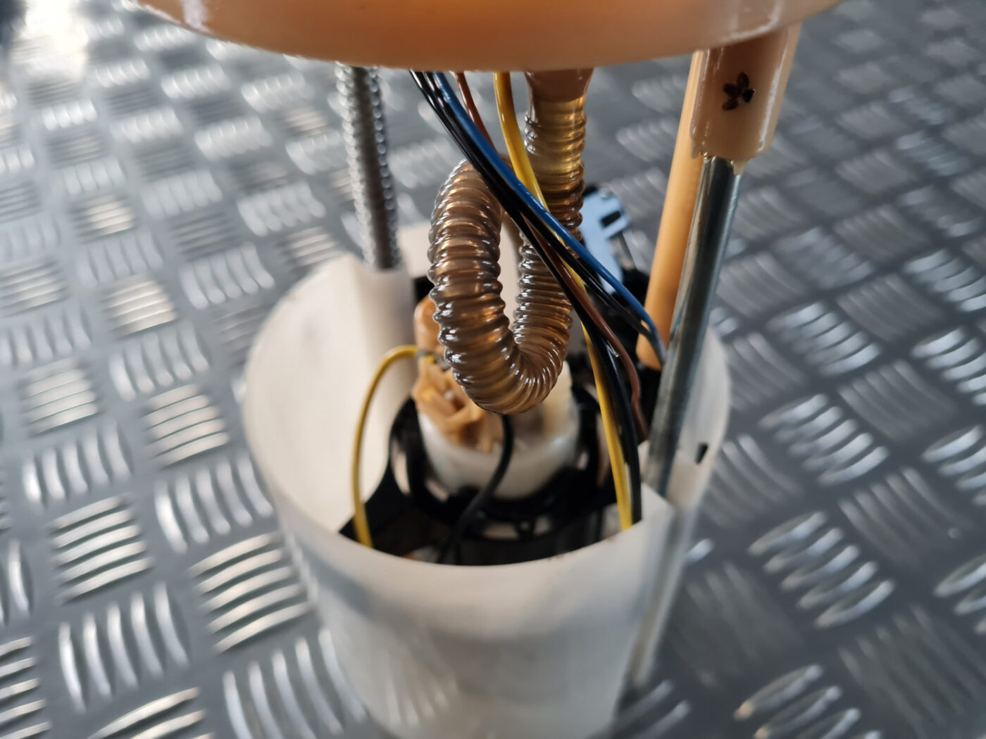 Degvielas tvertnes sūknis priekš VW GOLF 6 2011