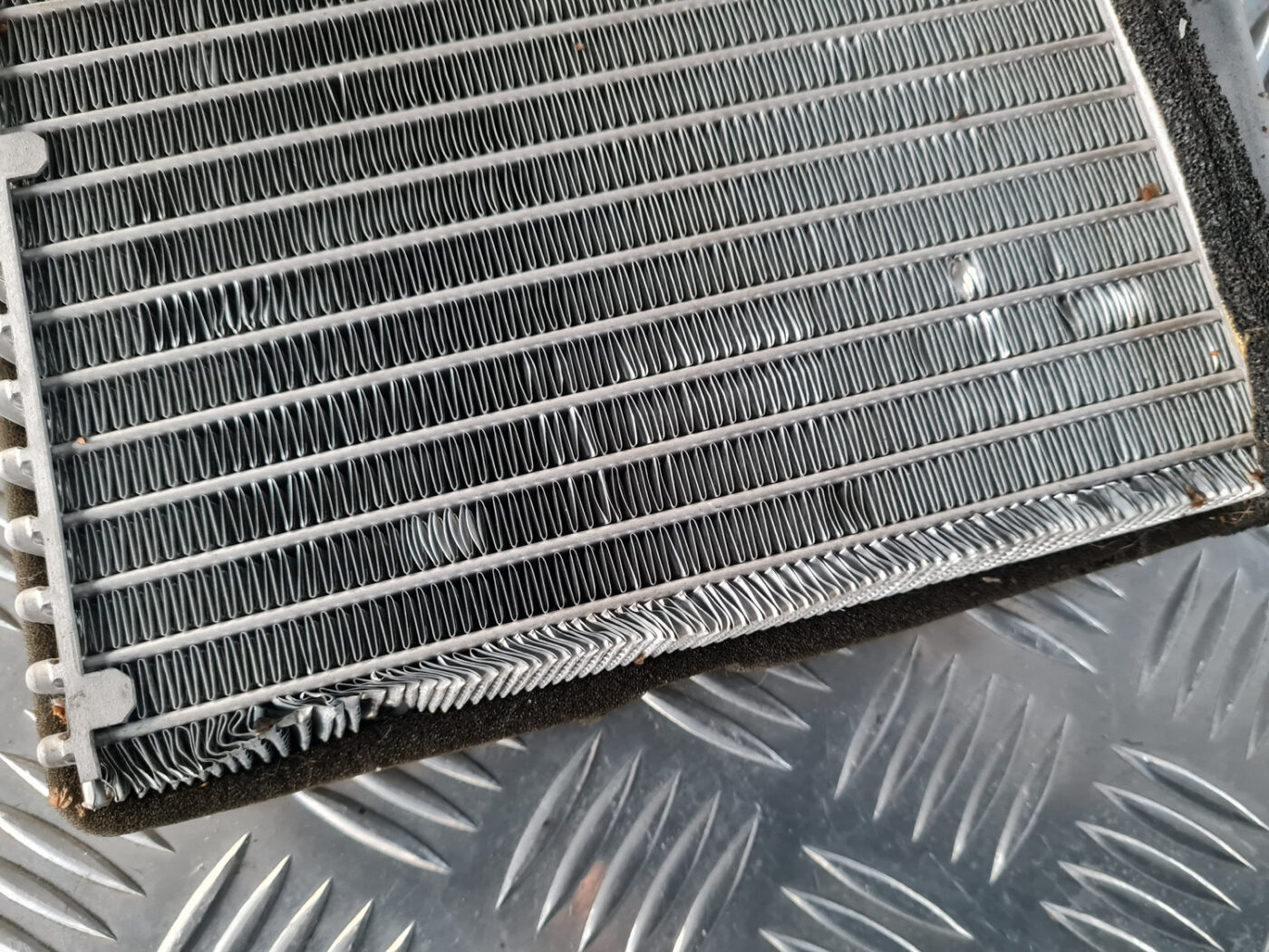 Apsildes sistēmas radiators priekš VW GOLF 6 2011