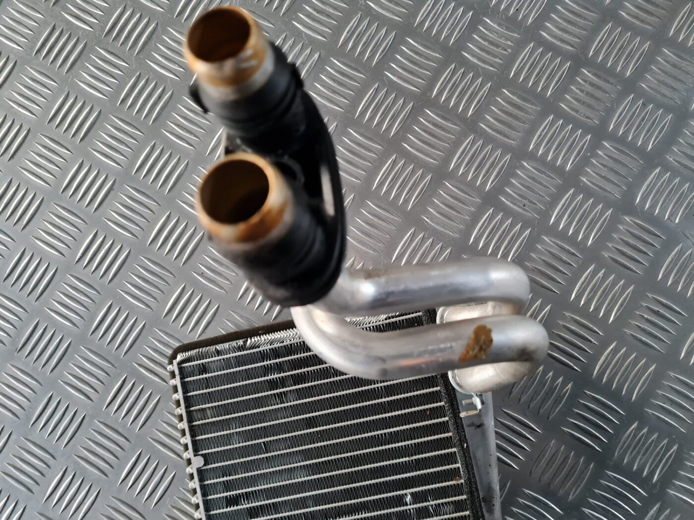 Apsildes sistēmas radiators priekš VW GOLF 6 2011