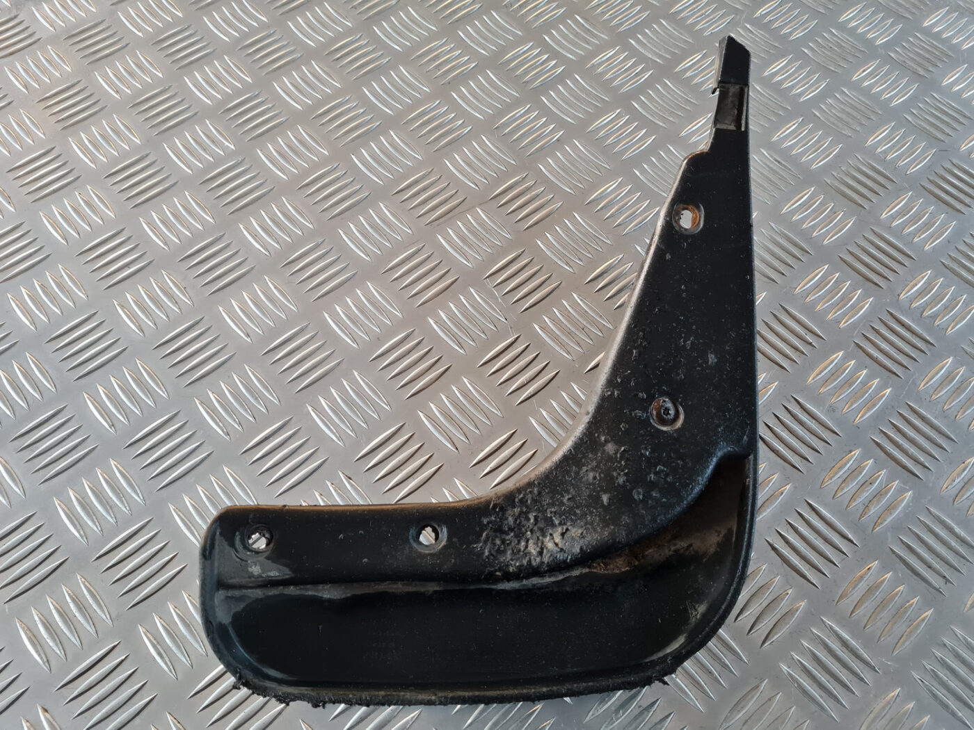 Priekšējais kreisais dubļu aizsargs priekš VW GOLF 6 2011 4 Priekšējais kreisais dubļu aizsargs priekš VW GOLF 6 2011