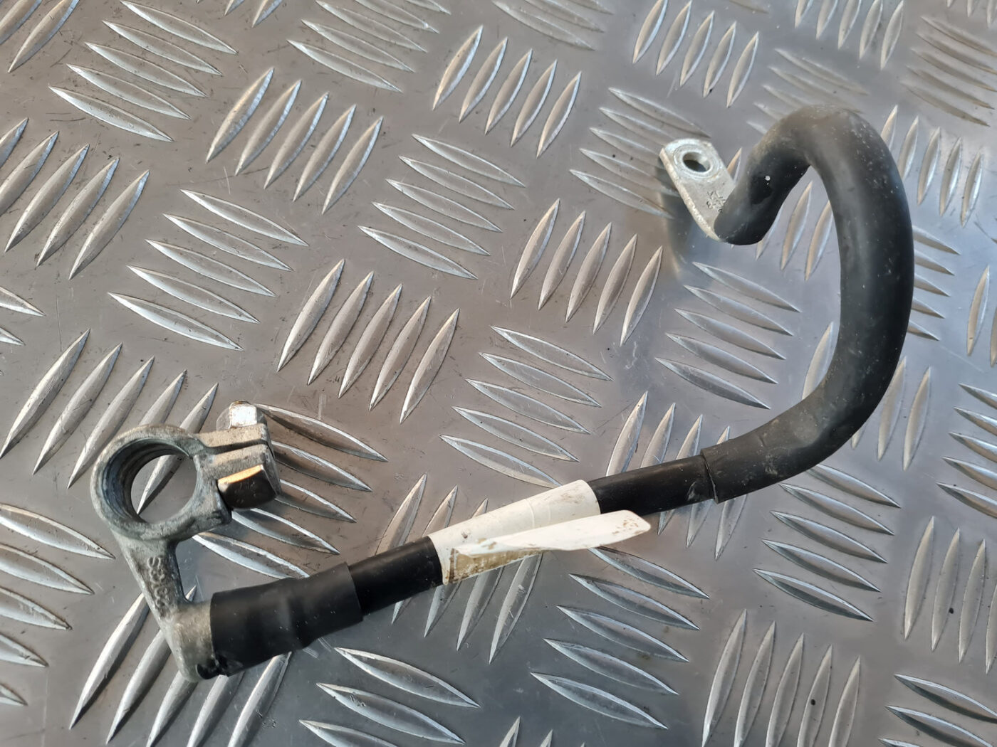 Negatīvais elektrovads priekš VW GOLF 6 2011 2 Negatīvais elektrovads priekš VW GOLF 6 2011