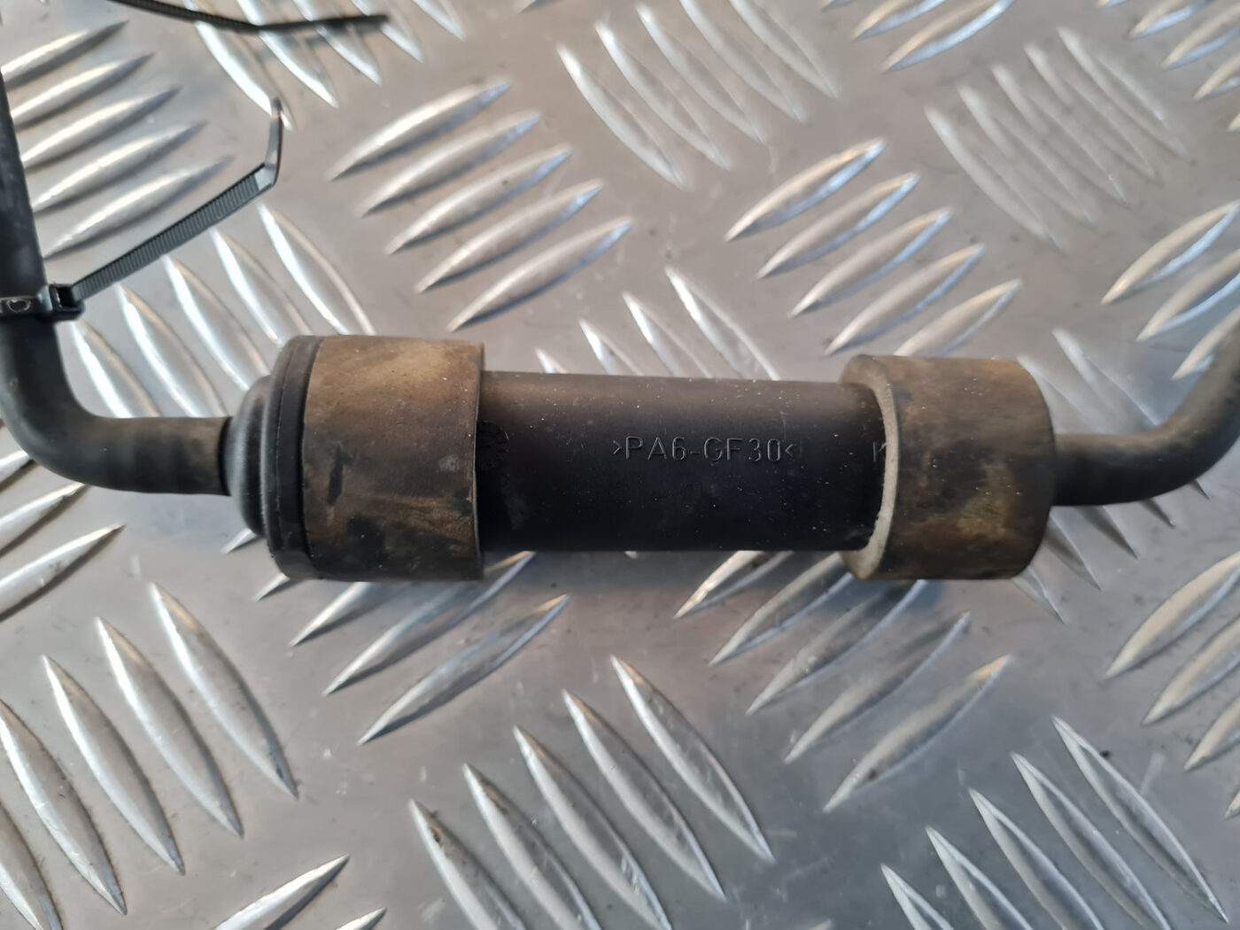 Vakuuma gaisa tilpne priekš VW GOLF 6 2011