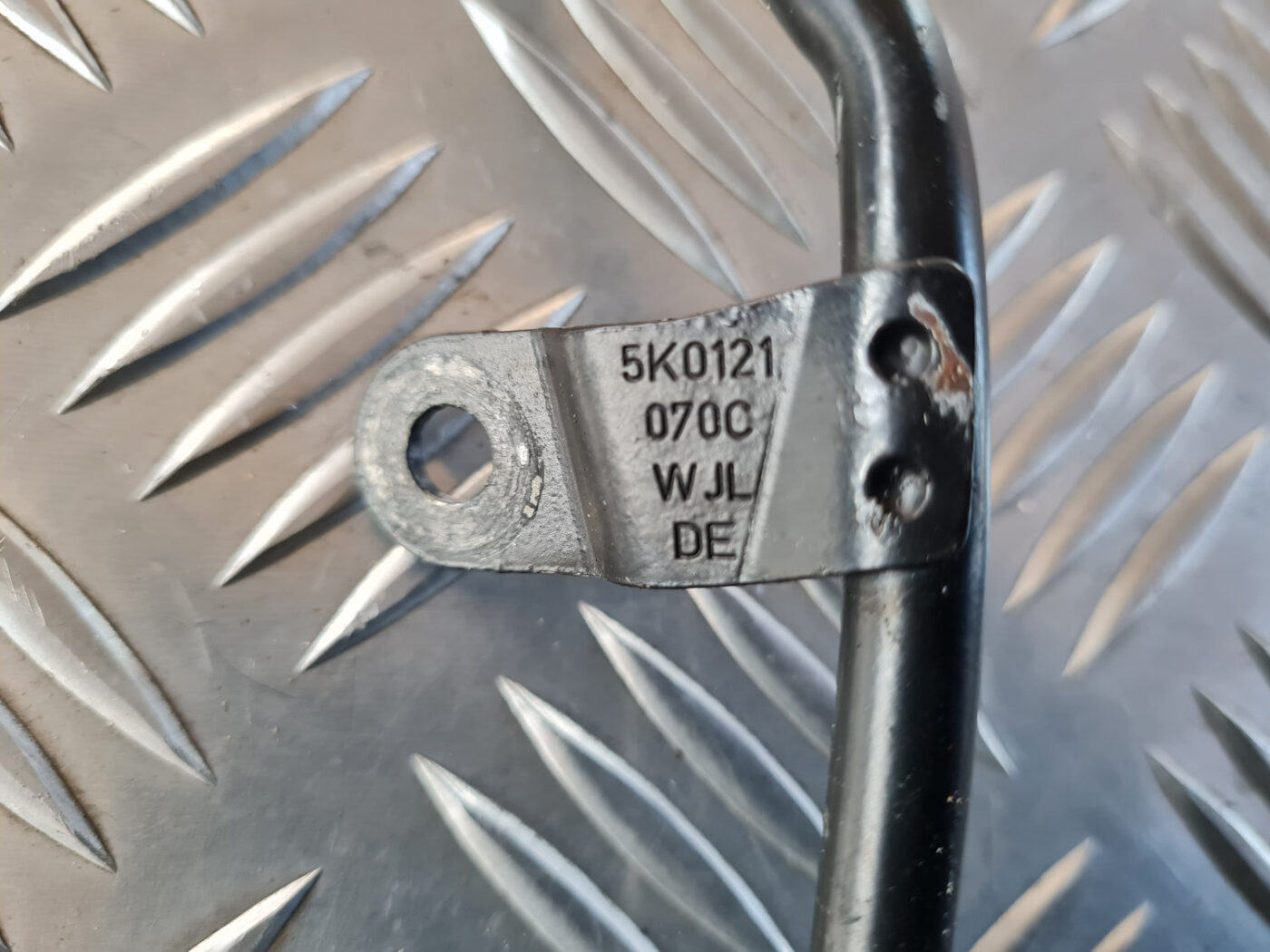 Dzesēšanas caurule priekš VW GOLF 6 2011 2 Dzesēšanas caurule priekš VW GOLF 6 2011