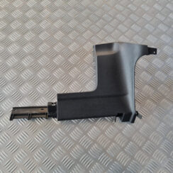 Mērinstrumentu paneļa apakšēja apdare priekš VW GOLF 6 2011