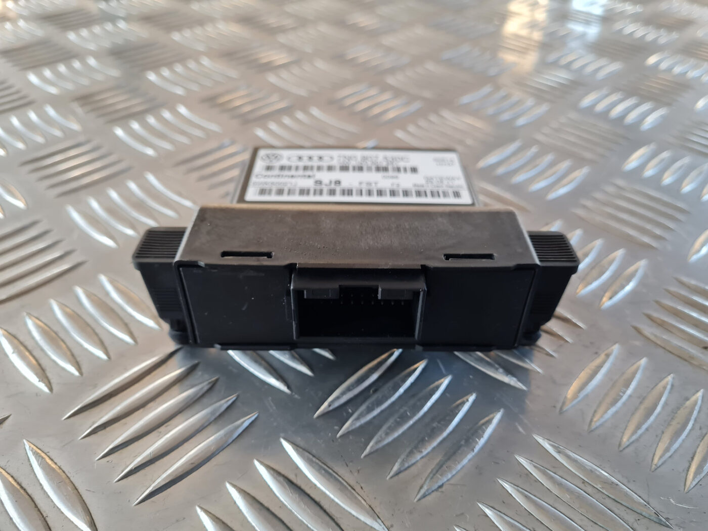 GATEWAY vadības bloks priekš VW GOLF 6 2011 2 GATEWAY vadības bloks priekš VW GOLF 6 2011