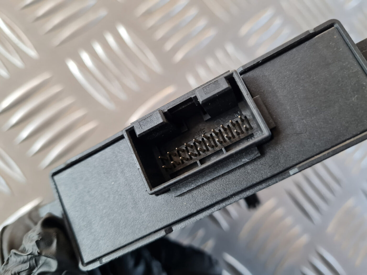 GATEWAY vadības bloks priekš VW GOLF 6 2011 3 GATEWAY vadības bloks priekš VW GOLF 6 2011