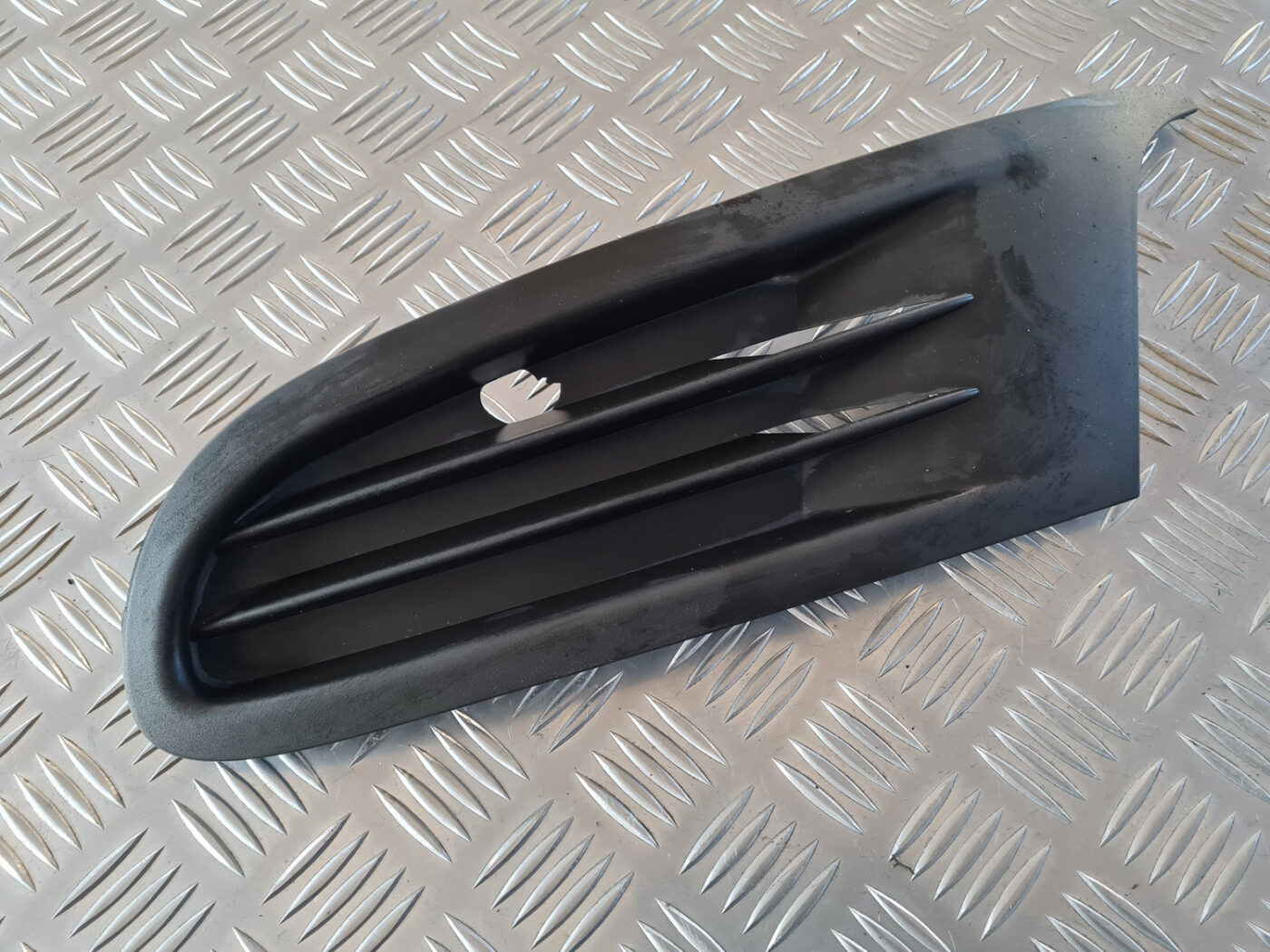 Miglas luktura reste, pa kreisi priekš VW GOLF 6 2011