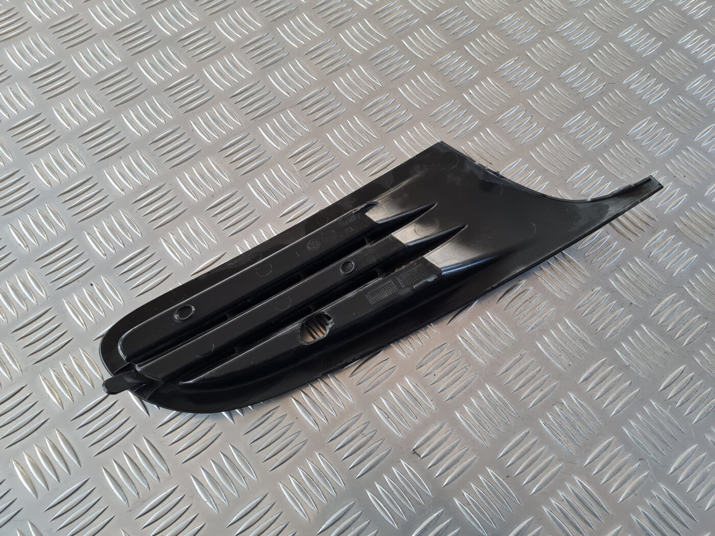 Miglas luktura reste, pa kreisi priekš VW GOLF 6 2011