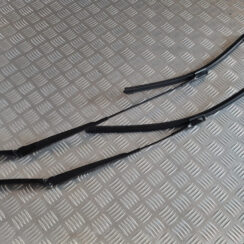 Vējstikla slotu turētāju komplekts priekš VW GOLF 6 2011