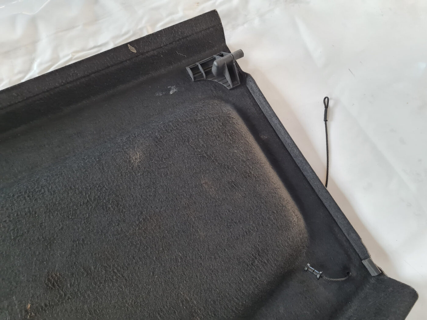 Bagāžnieka nodalījuma plaukts priekš VW GOLF 6 2011