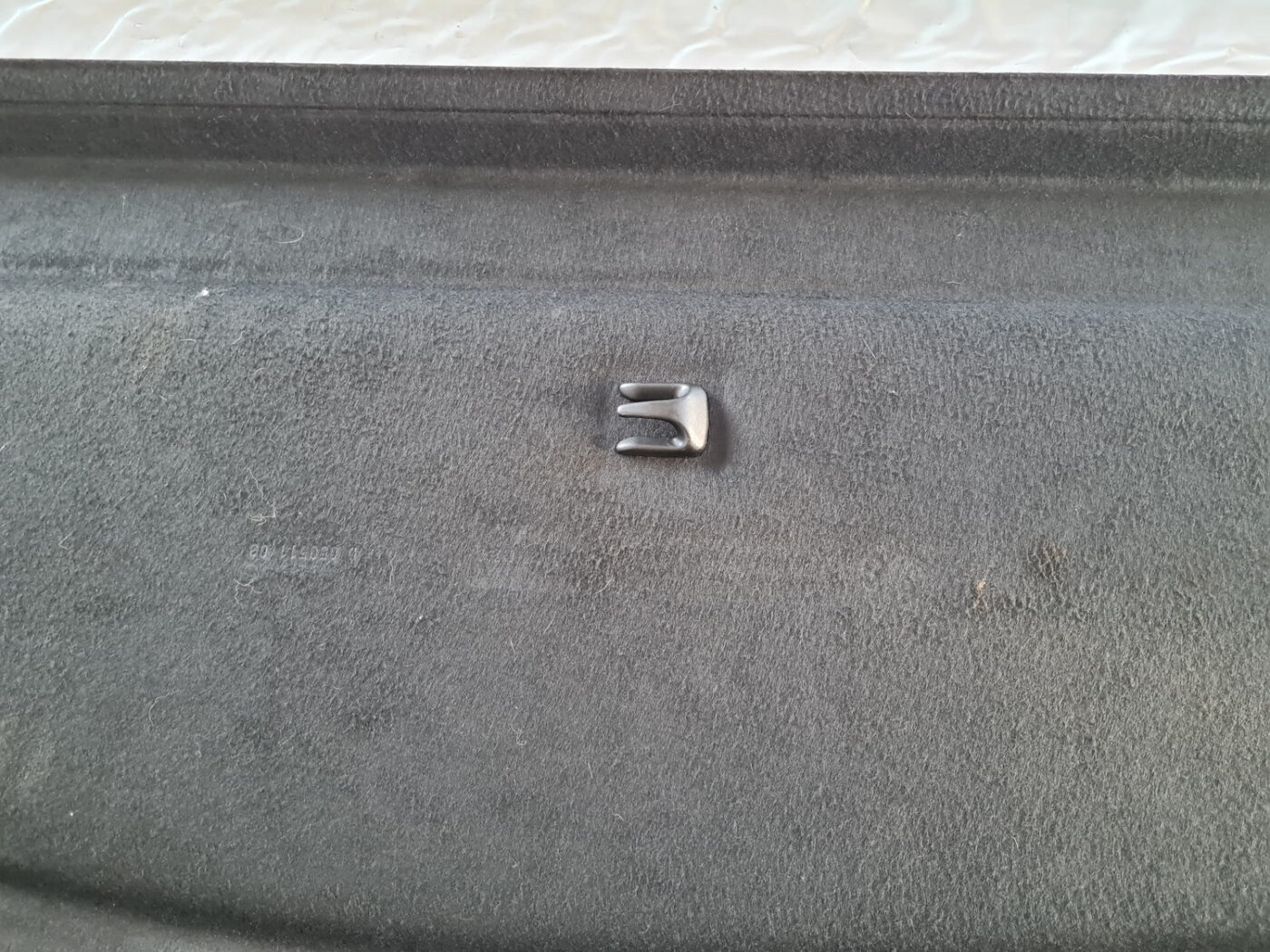 Bagāžnieka nodalījuma plaukts priekš VW GOLF 6 2011