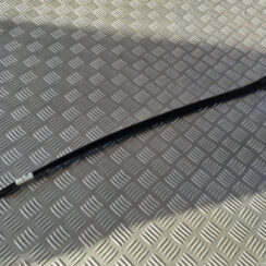 Vējstikla moldings priekš VW GOLF 6 2011