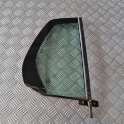 Labo durvju stūra stikls priekš VW GOLF 6 2011