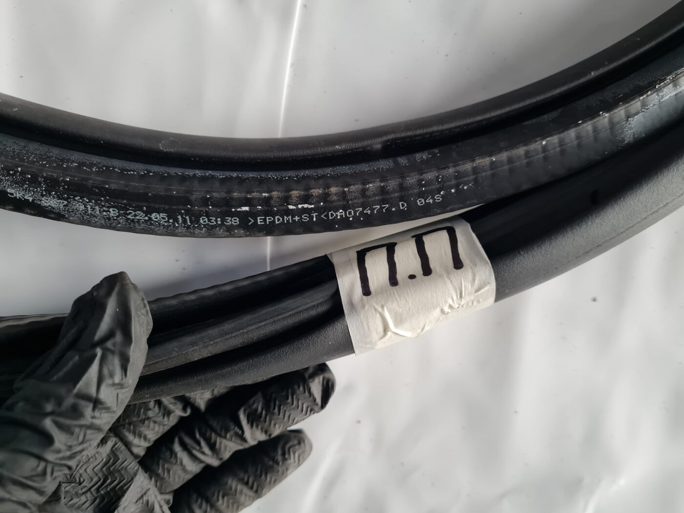 Durvju gumija priekš VW GOLF 6 2011 2 Durvju gumija priekš VW GOLF 6 2011