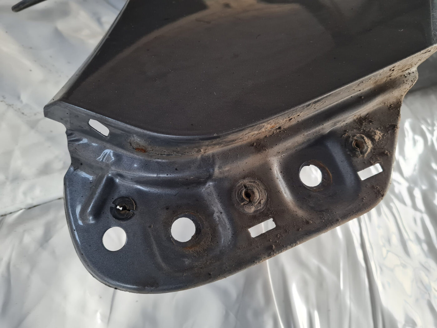 Priekšējais kreisais spārns priekš VW GOLF 6 2011 14 Priekšējais kreisais spārns priekš VW GOLF 6 2011