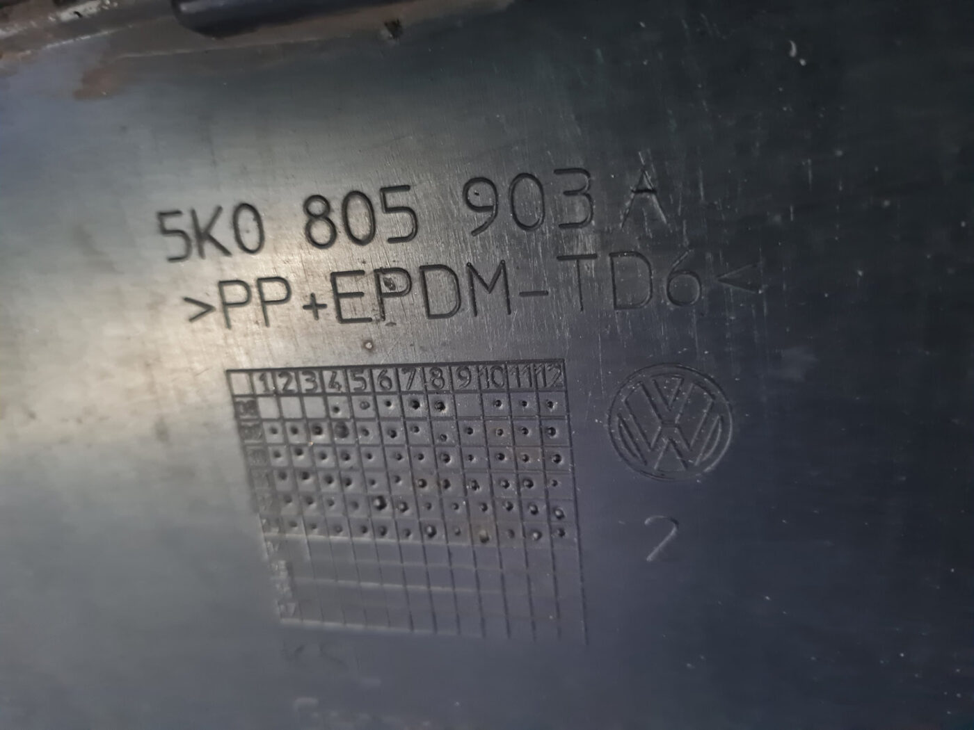 Bufera spoileris priekš VW GOLF 6 2011 10 Bufera spoileris priekš VW GOLF 6 2011